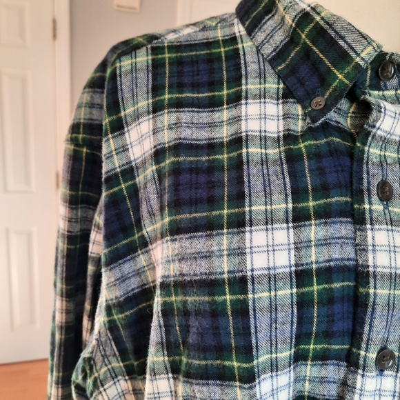 L.L. Bean Other - L.L.Bean plaid flannel traditional fit shirt